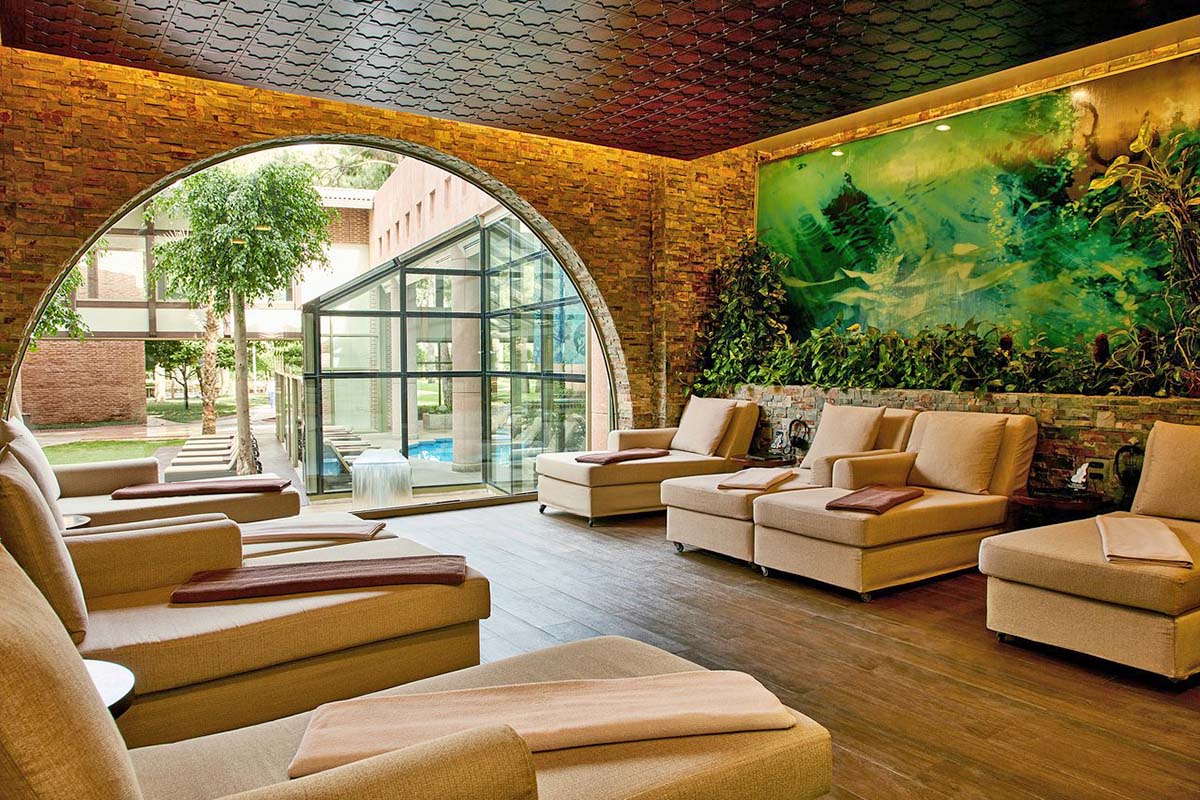 cheap resort hotels to Spend holiday with family