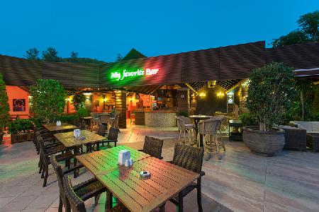 cheap resort hotels to Spend holiday with family