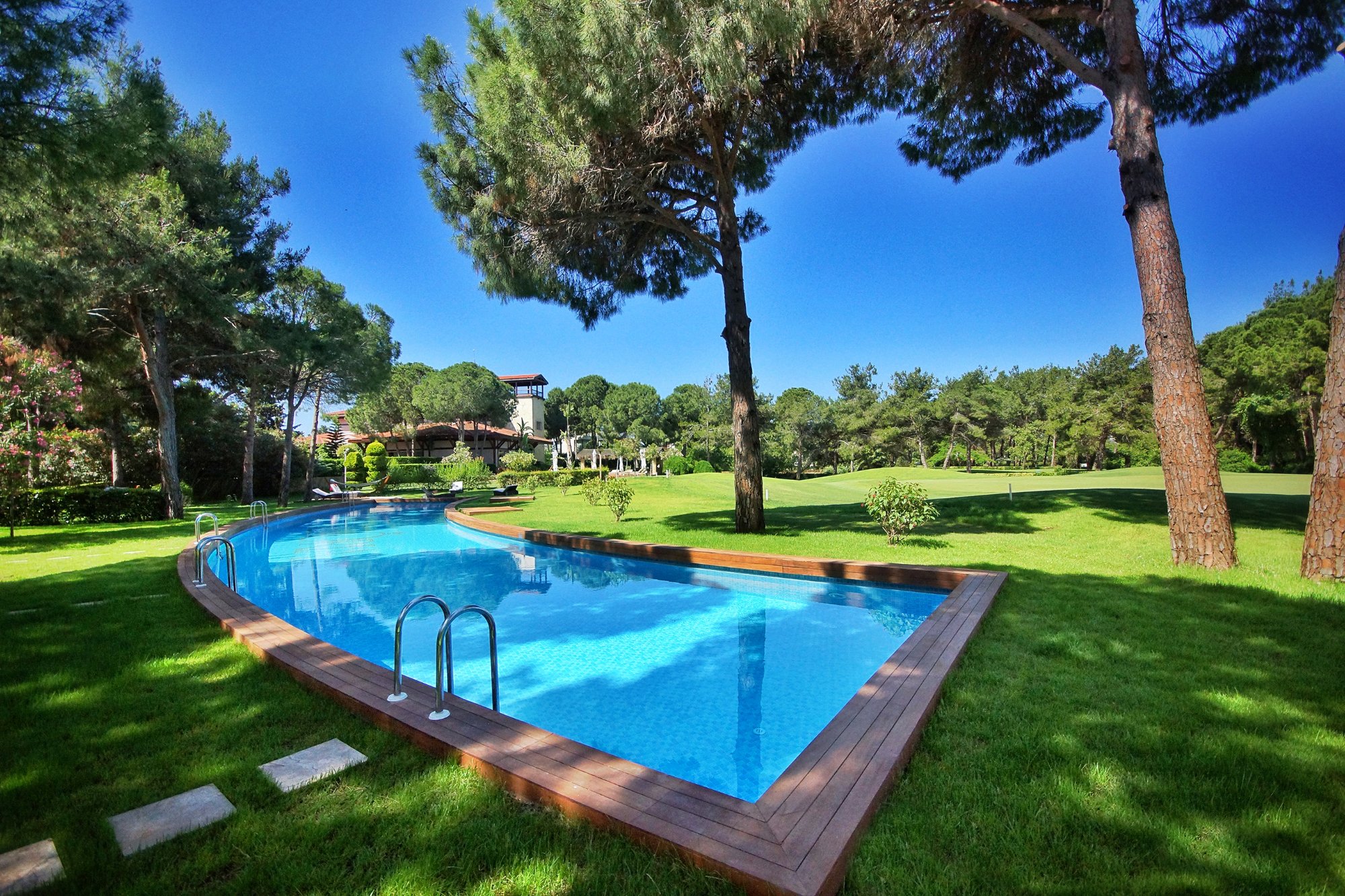 cheap resort hotels to Spend holiday with family