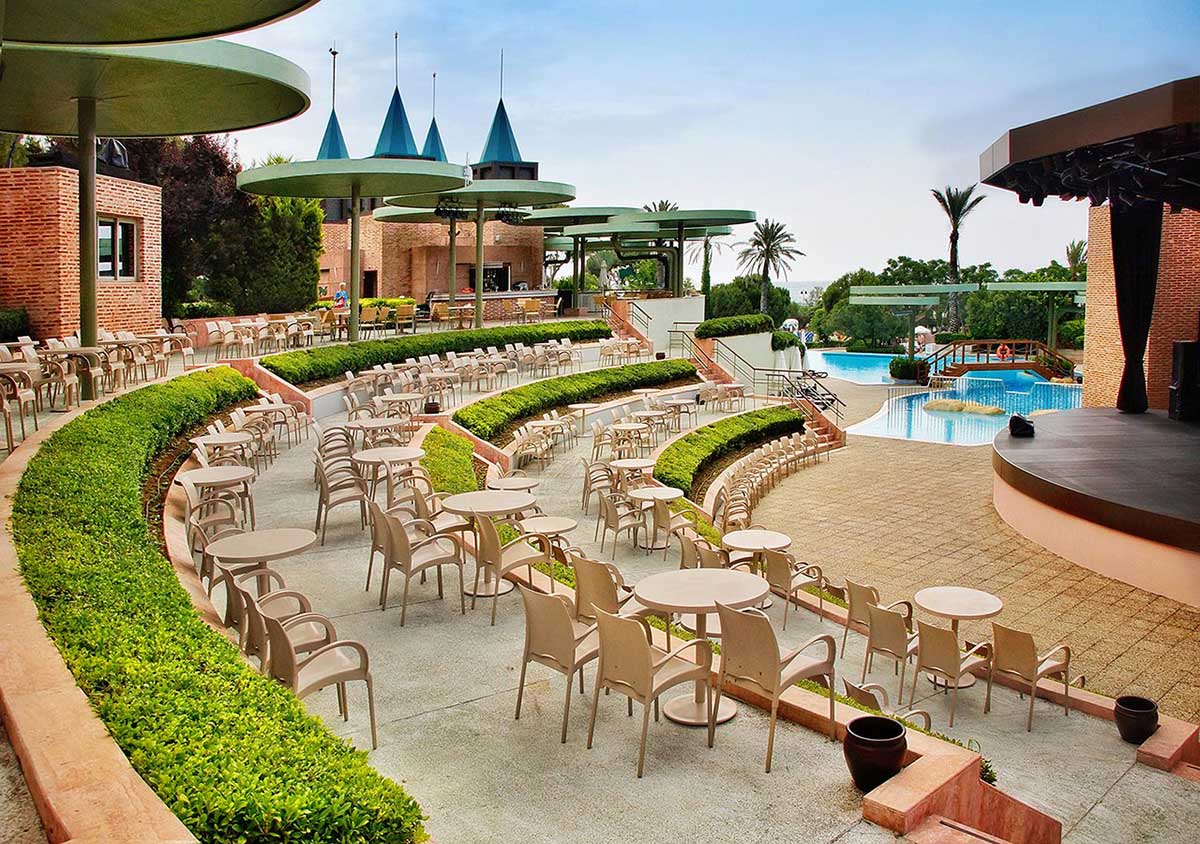 cheap resort hotels to Spend holiday with family