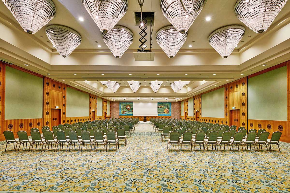 cheap resort hotels to Spend holiday with family