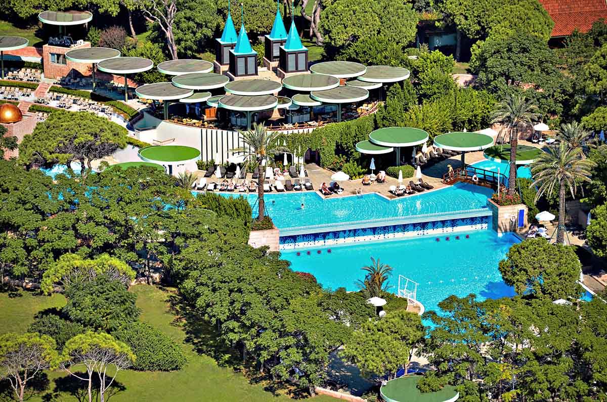 cheap resort hotels to Spend holiday with family