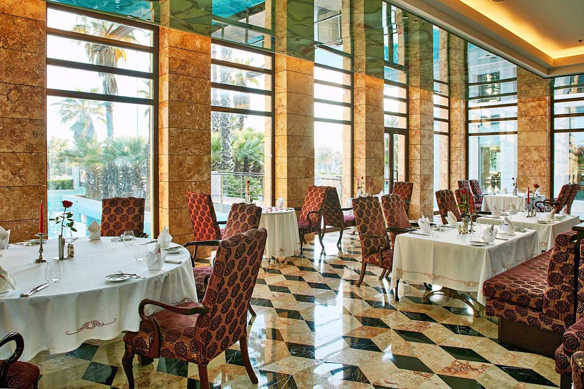 cheap resort hotels to Spend holiday with family