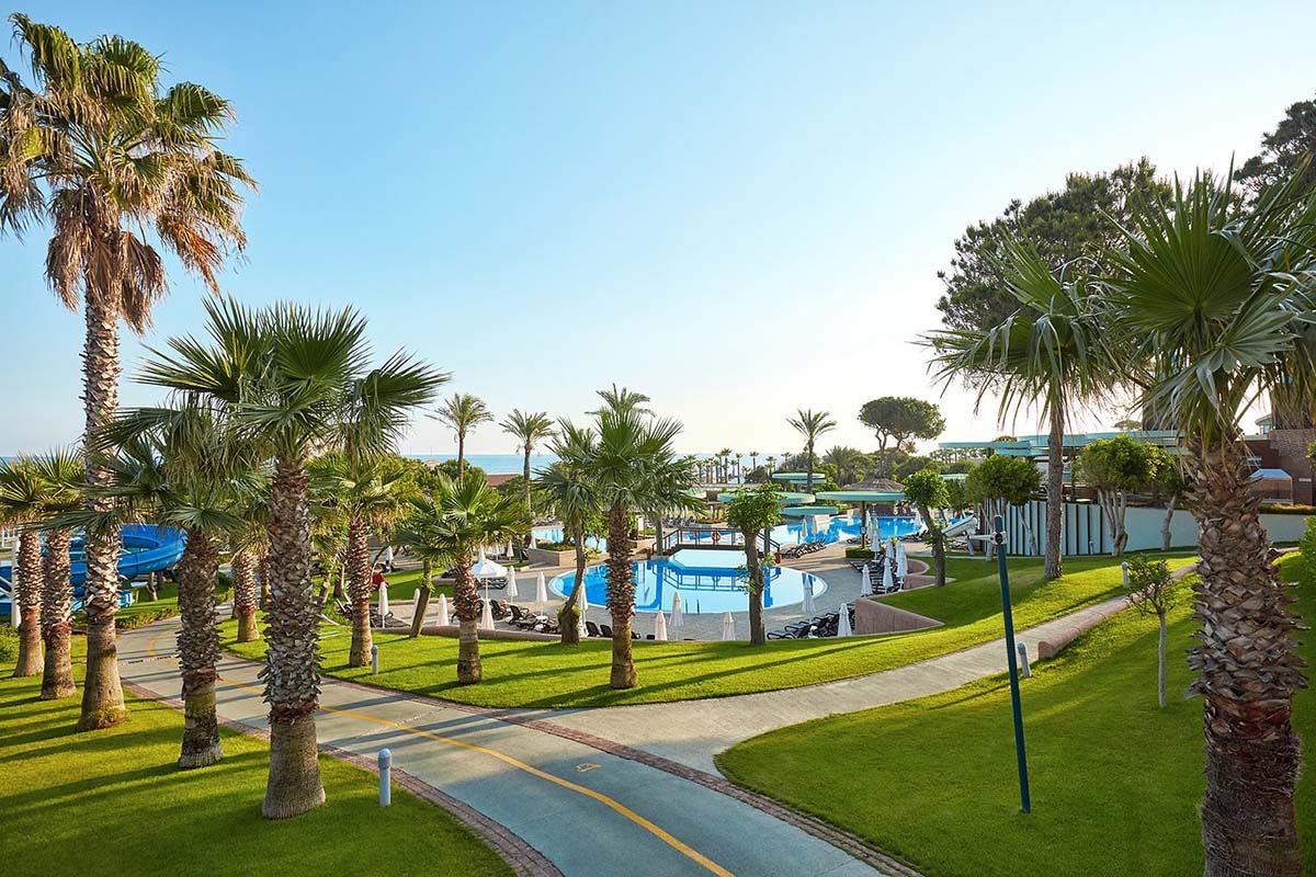 cheap resort hotels to Spend holiday with family