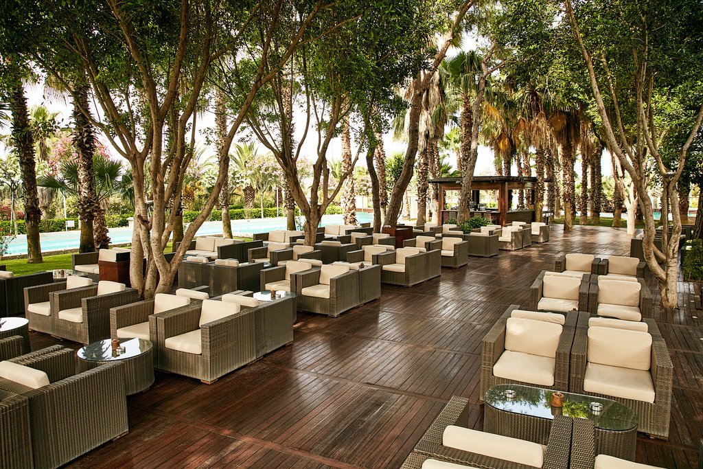 cheap resort hotels to Spend holiday with family