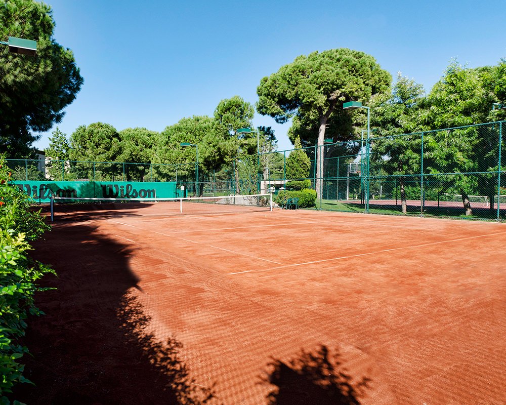 cheap resort hotels to Spend holiday with family