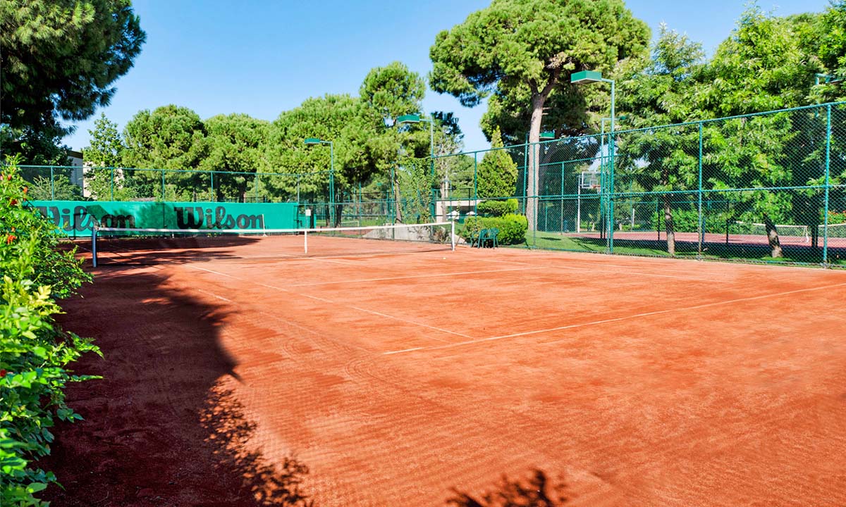 cheap resort hotels to Spend holiday with family