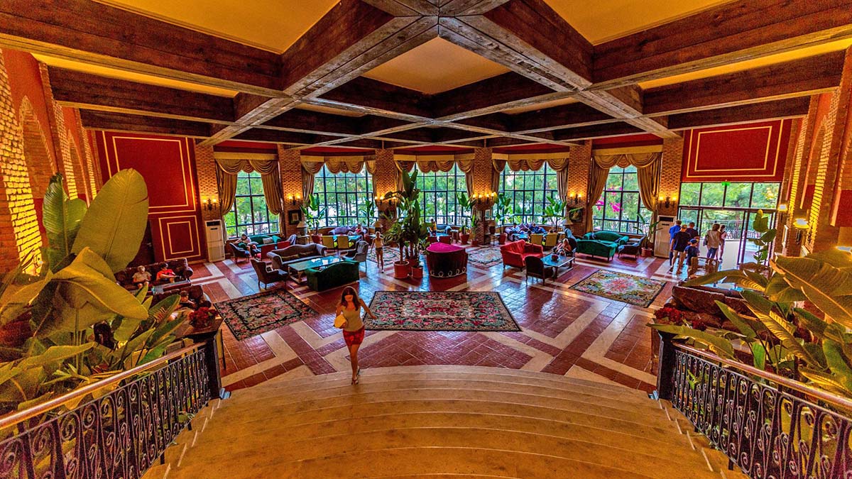 cheap resort hotels to Spend holiday with family