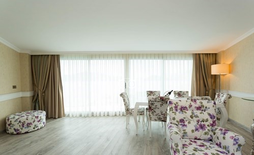 cheap resort hotels to Spend holiday with family