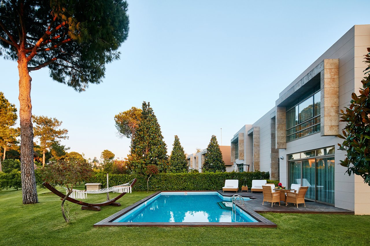 cheap resort hotels to Spend holiday with family