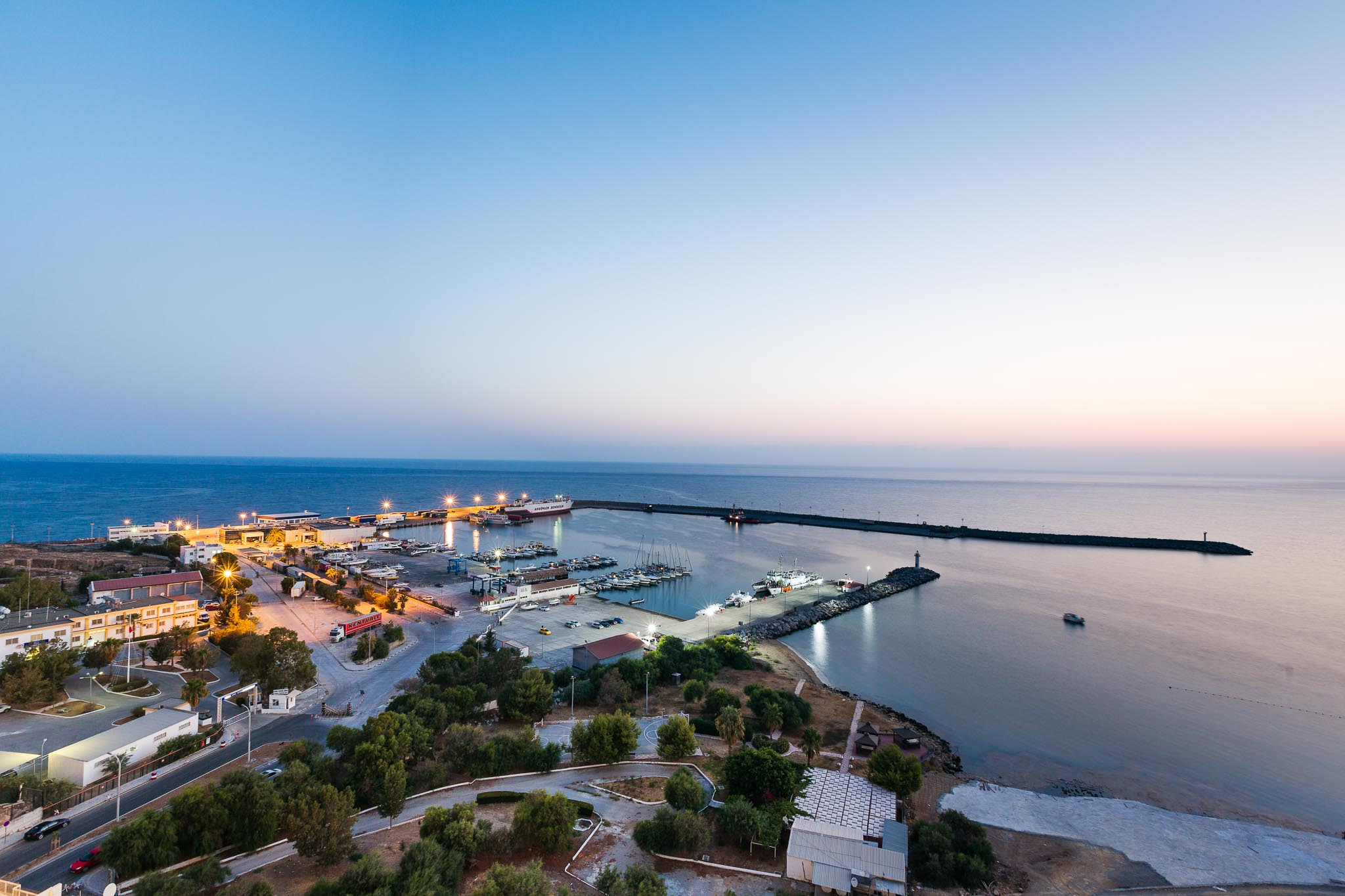 cheap resort hotels to Spend holiday with family