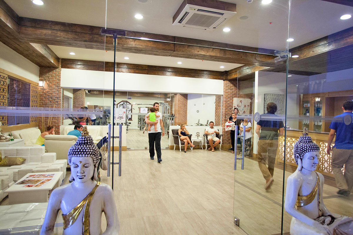 cheap resort hotels to Spend holiday with family