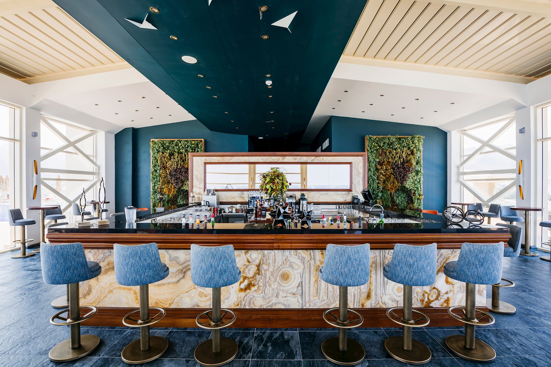 cheap resort hotels to Spend holiday with family