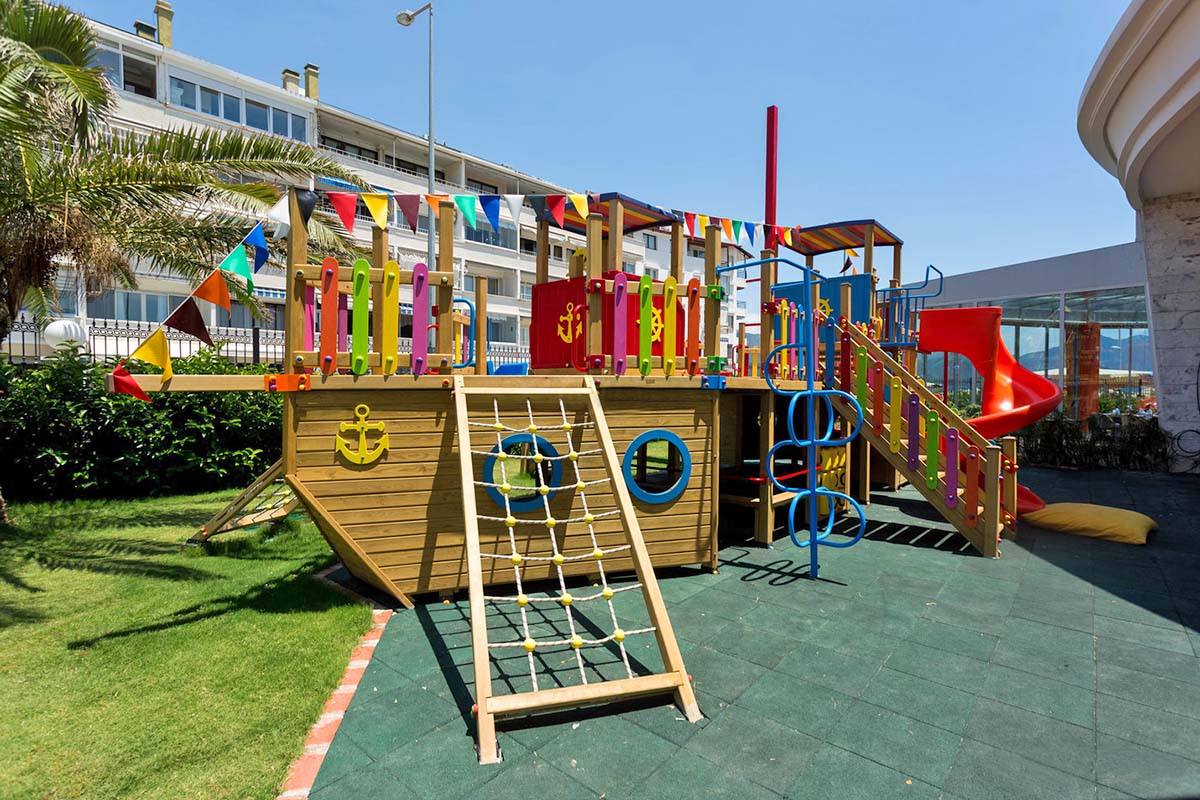 cheap resort hotels to Spend holiday with family