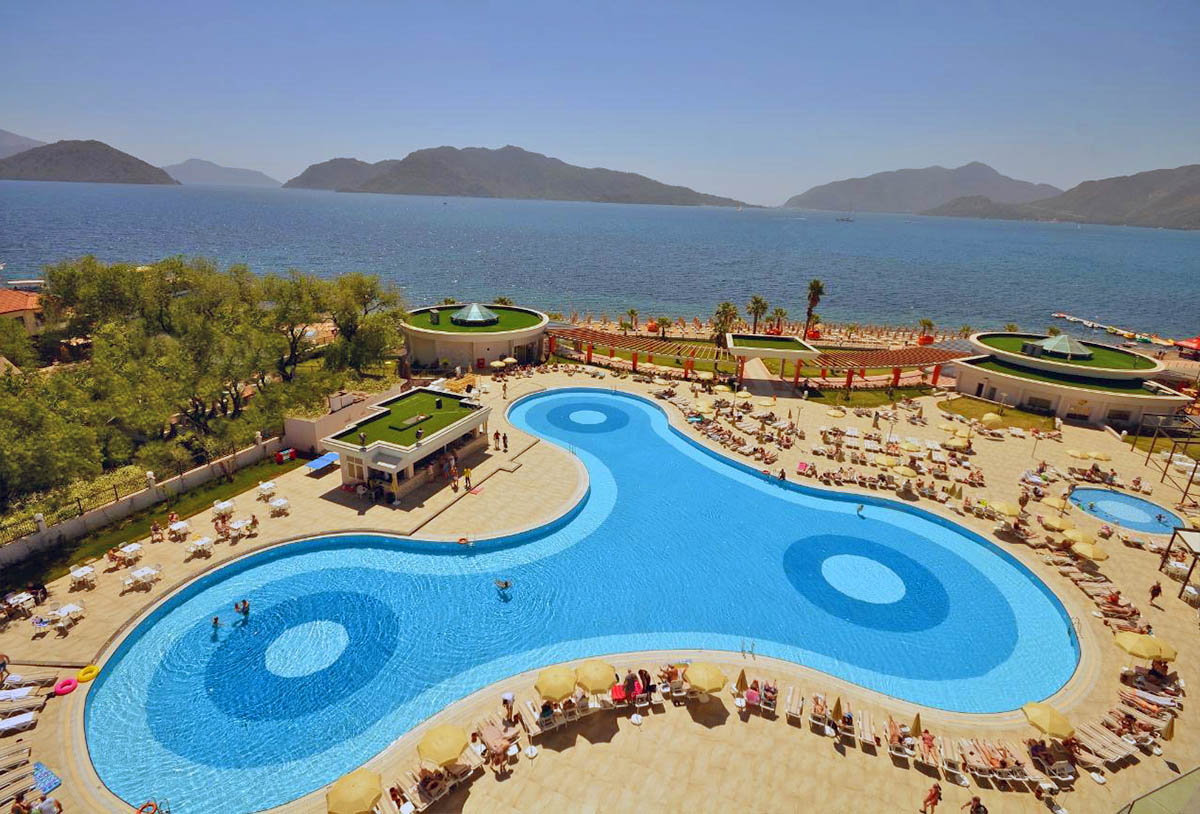 cheap resort hotels to Spend holiday with family