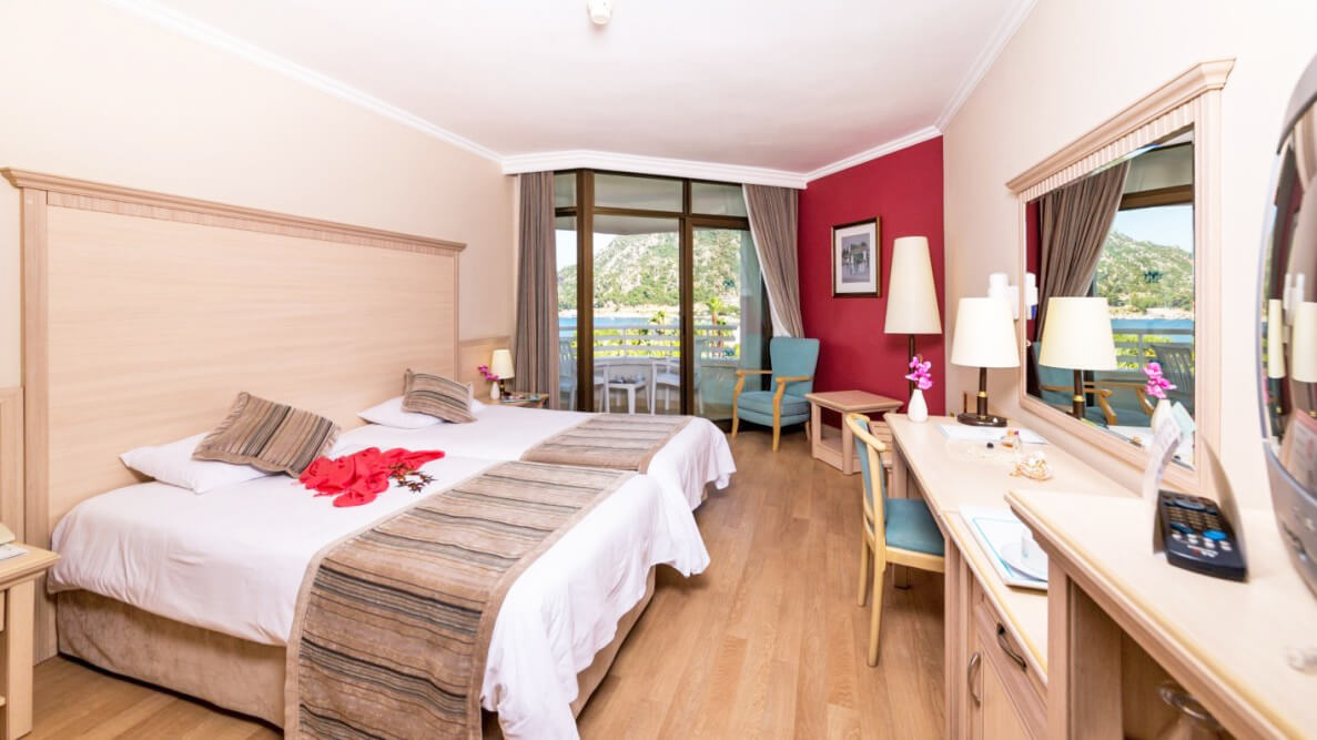 cheap resort hotels to Spend holiday with family