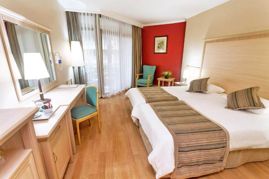 cheap resort hotels to Spend holiday with family