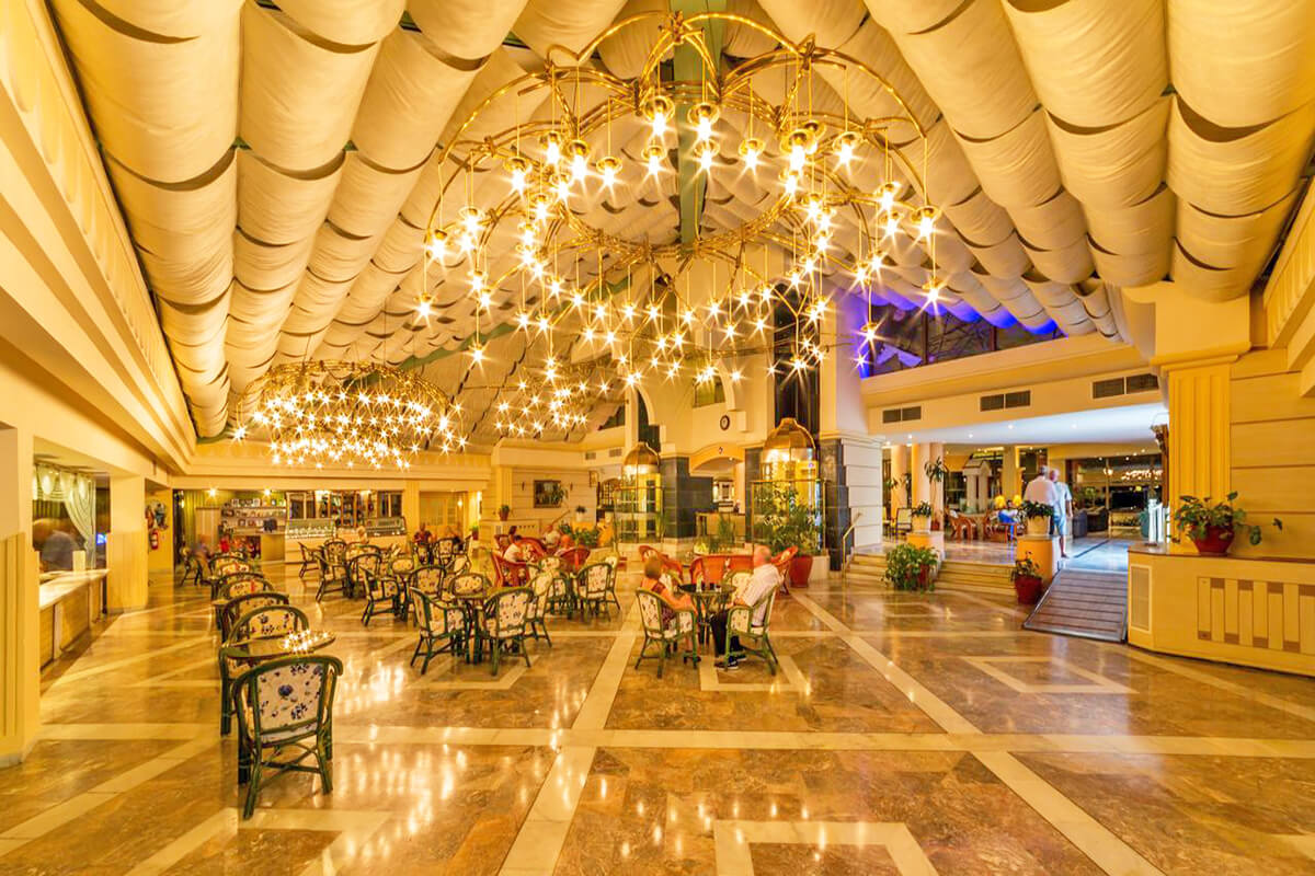 cheap resort hotels to Spend holiday with family