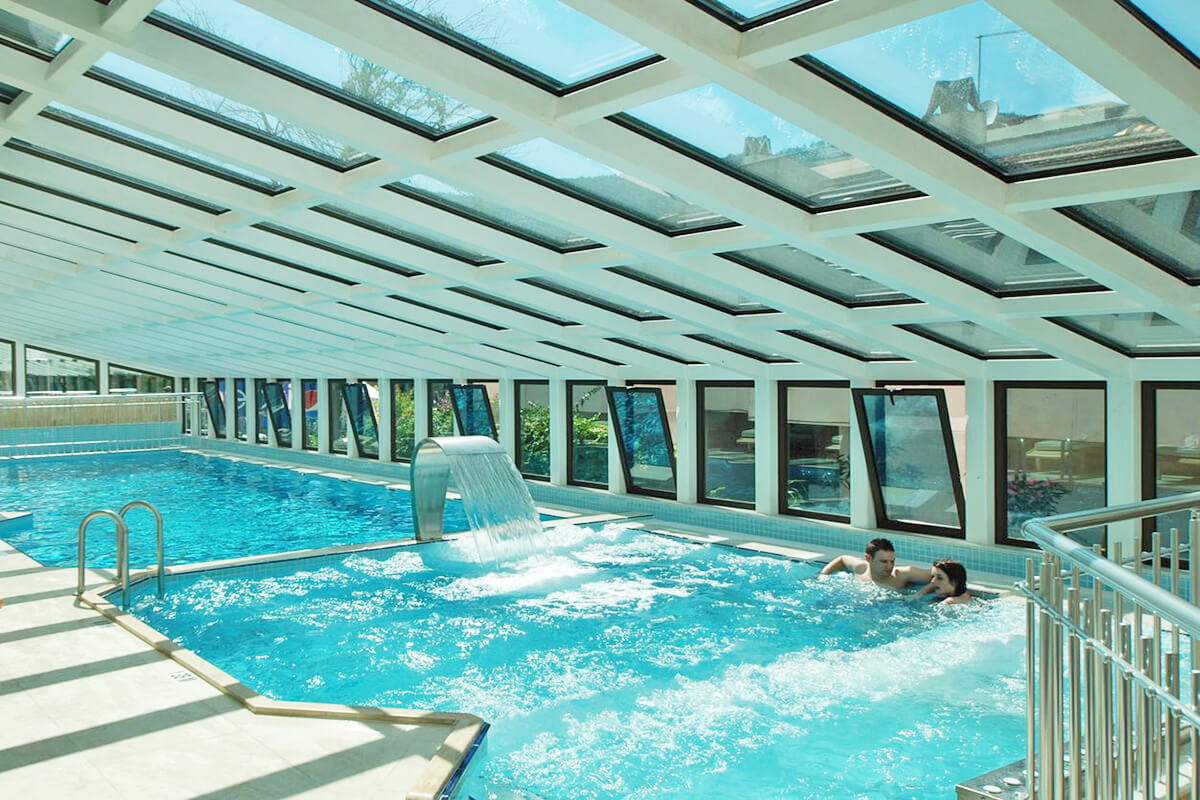 cheap resort hotels to Spend holiday with family