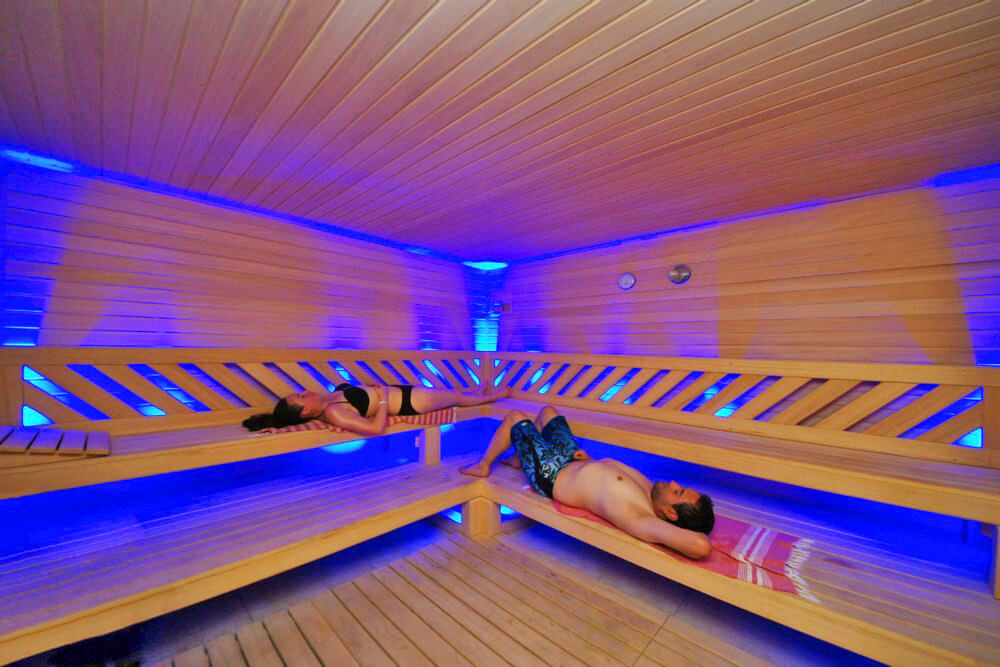 cheap resort hotels to Spend holiday with family