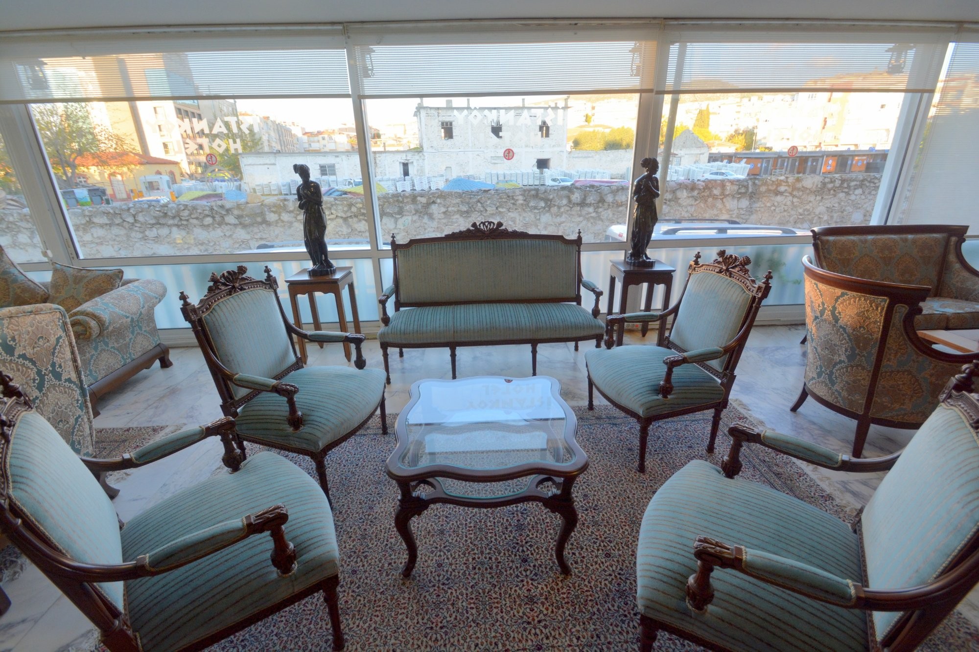 cheap resort hotels to Spend holiday with family