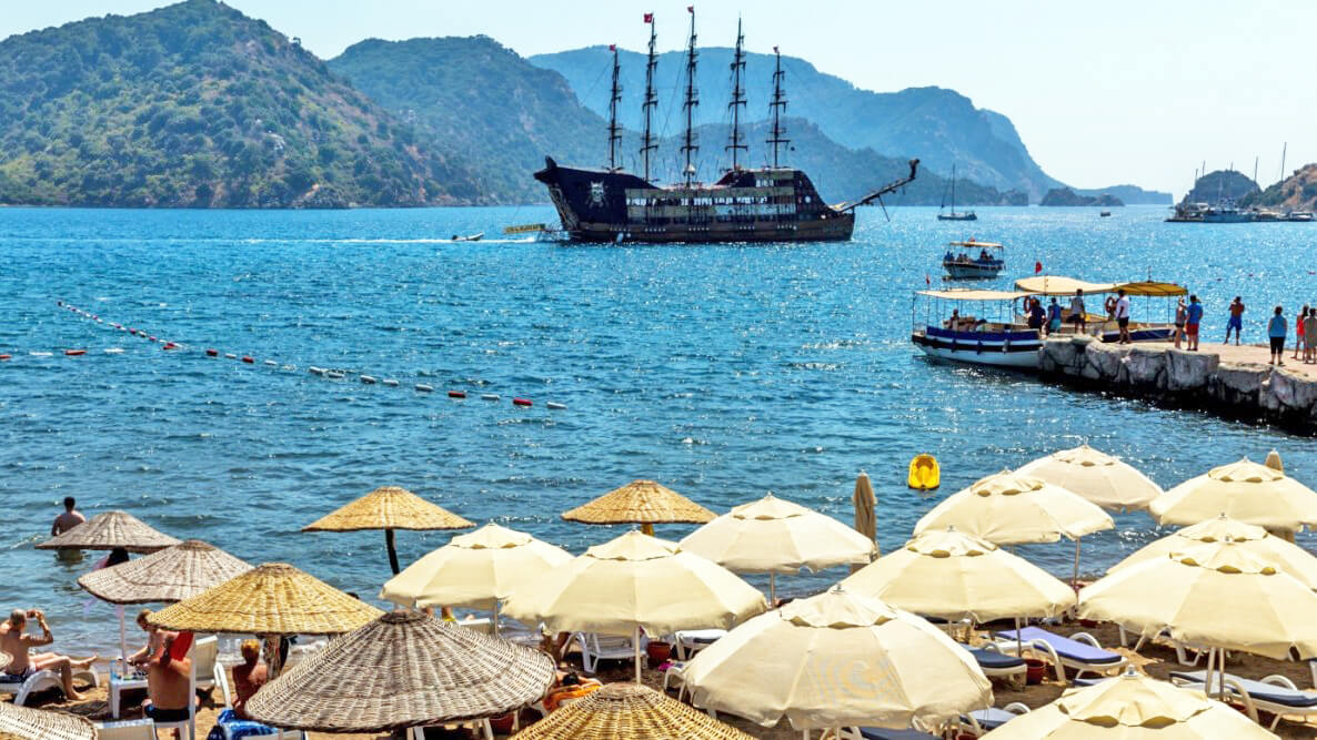 cheap resort hotels to Spend holiday with family