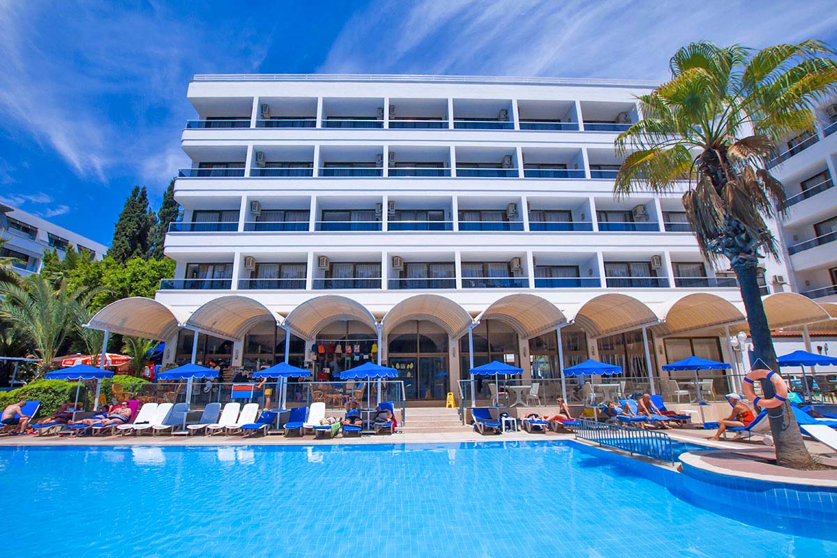 cheap resort hotels to Spend holiday with family