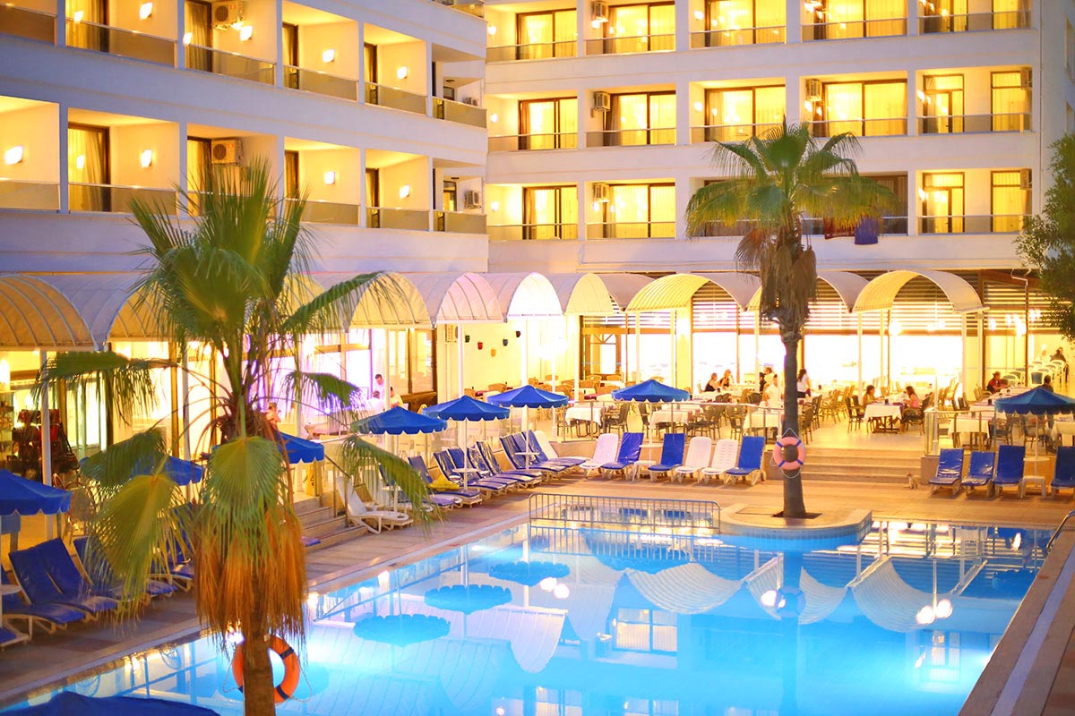 cheap resort hotels to Spend holiday with family