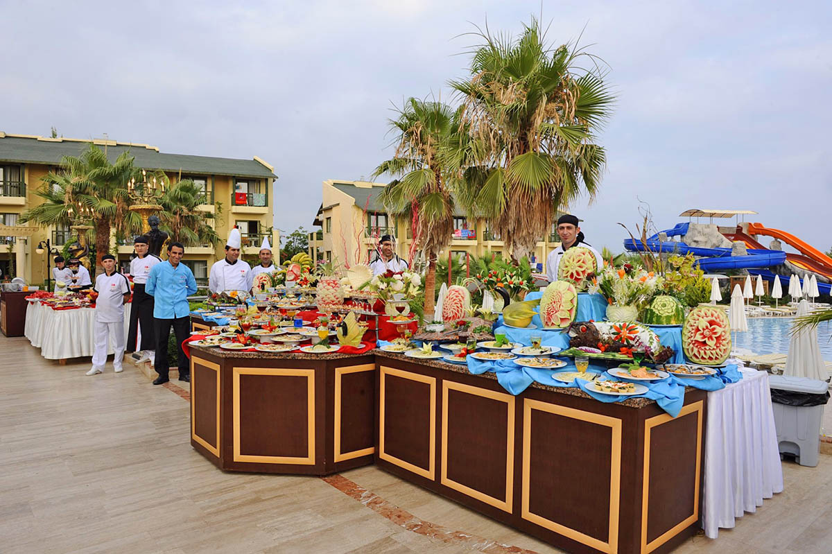 cheap resort hotels to Spend holiday with family