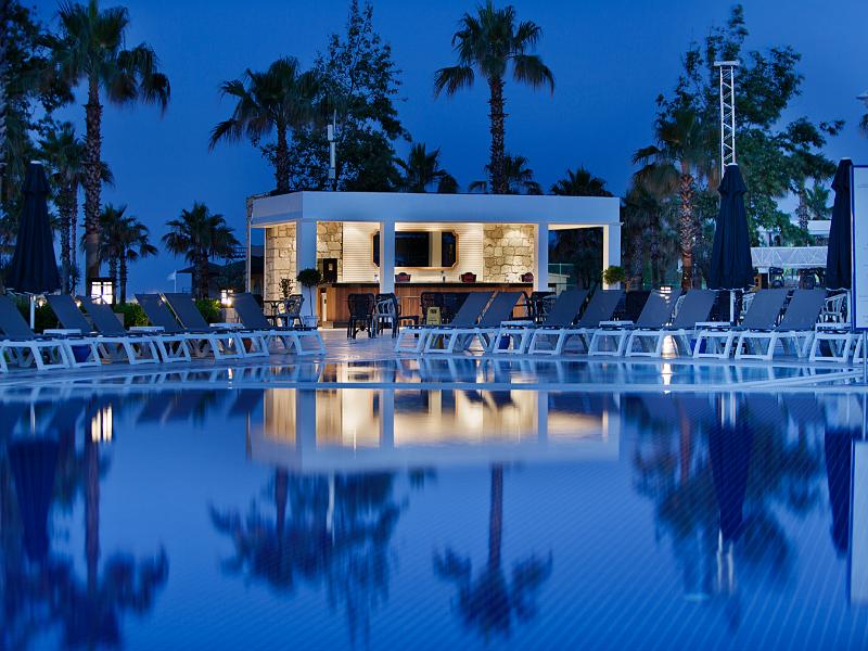 cheap resort hotels to Spend holiday with family