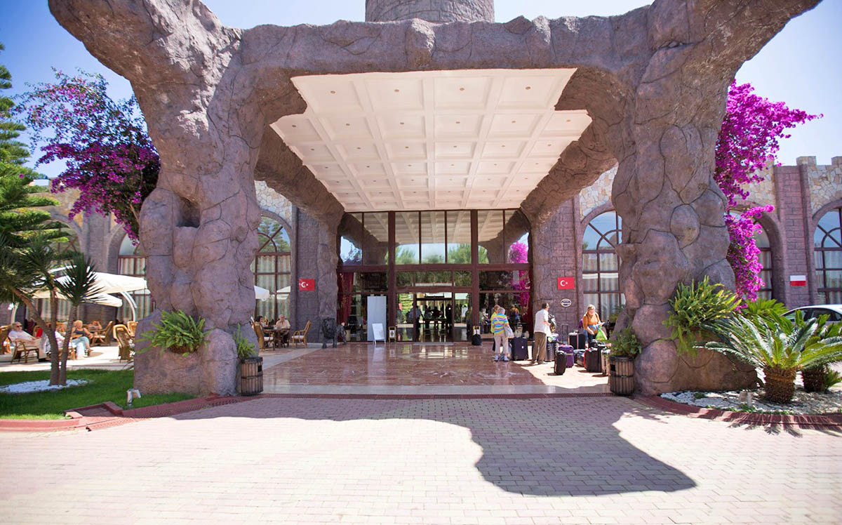 cheap resort hotels to Spend holiday with family