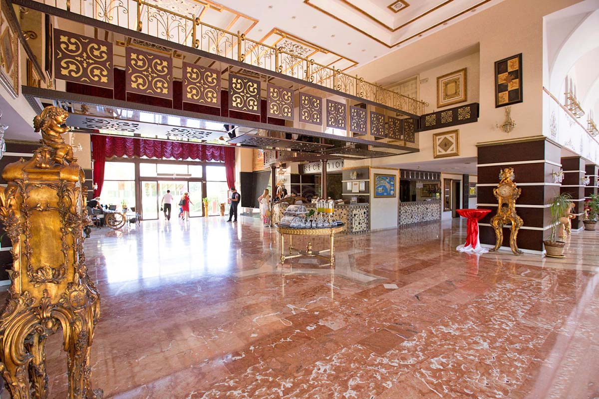 cheap resort hotels to Spend holiday with family