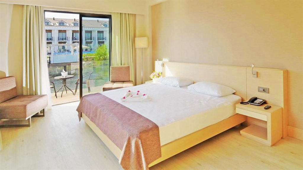 cheap resort hotels to Spend holiday with family