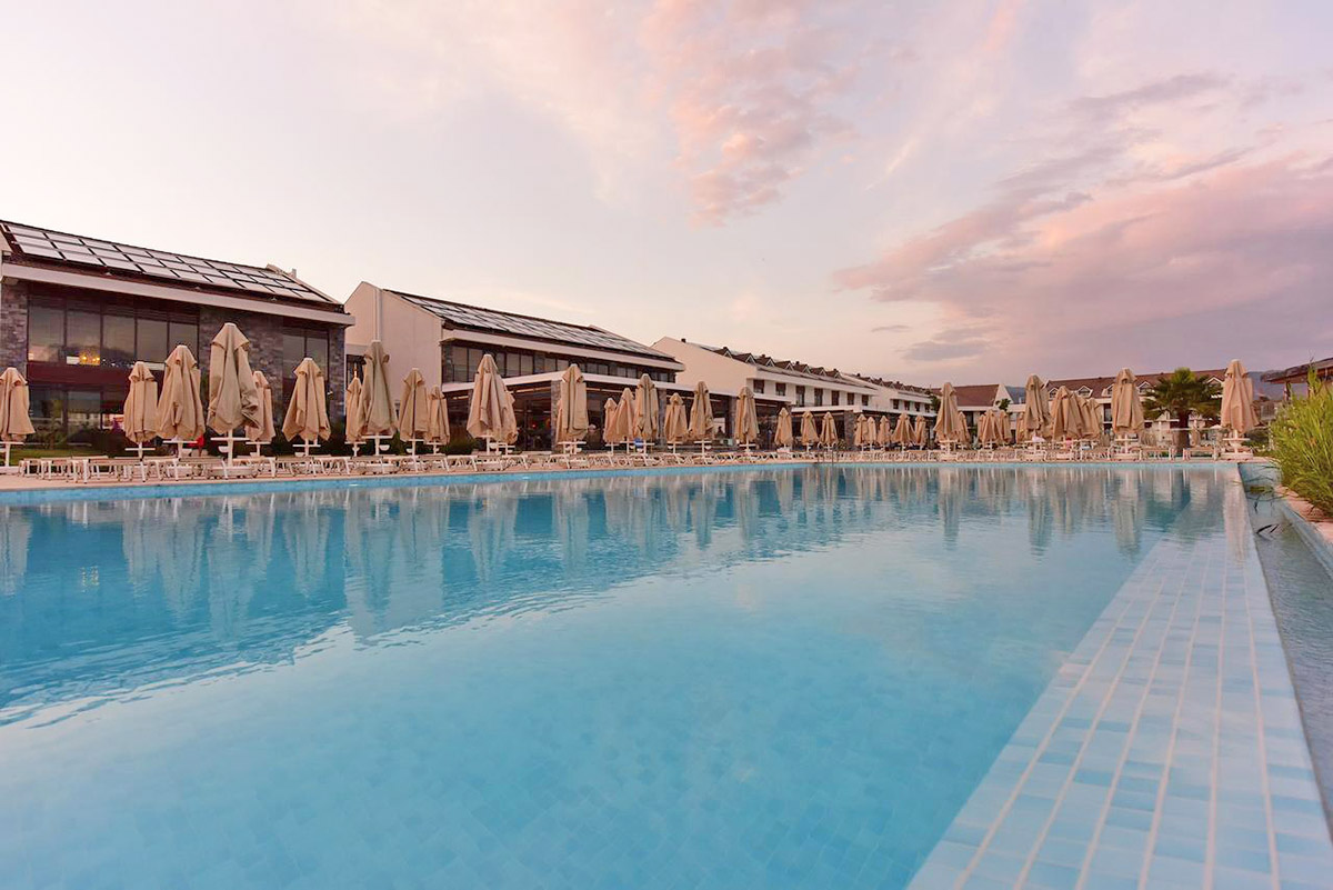 cheap resort hotels to Spend holiday with family