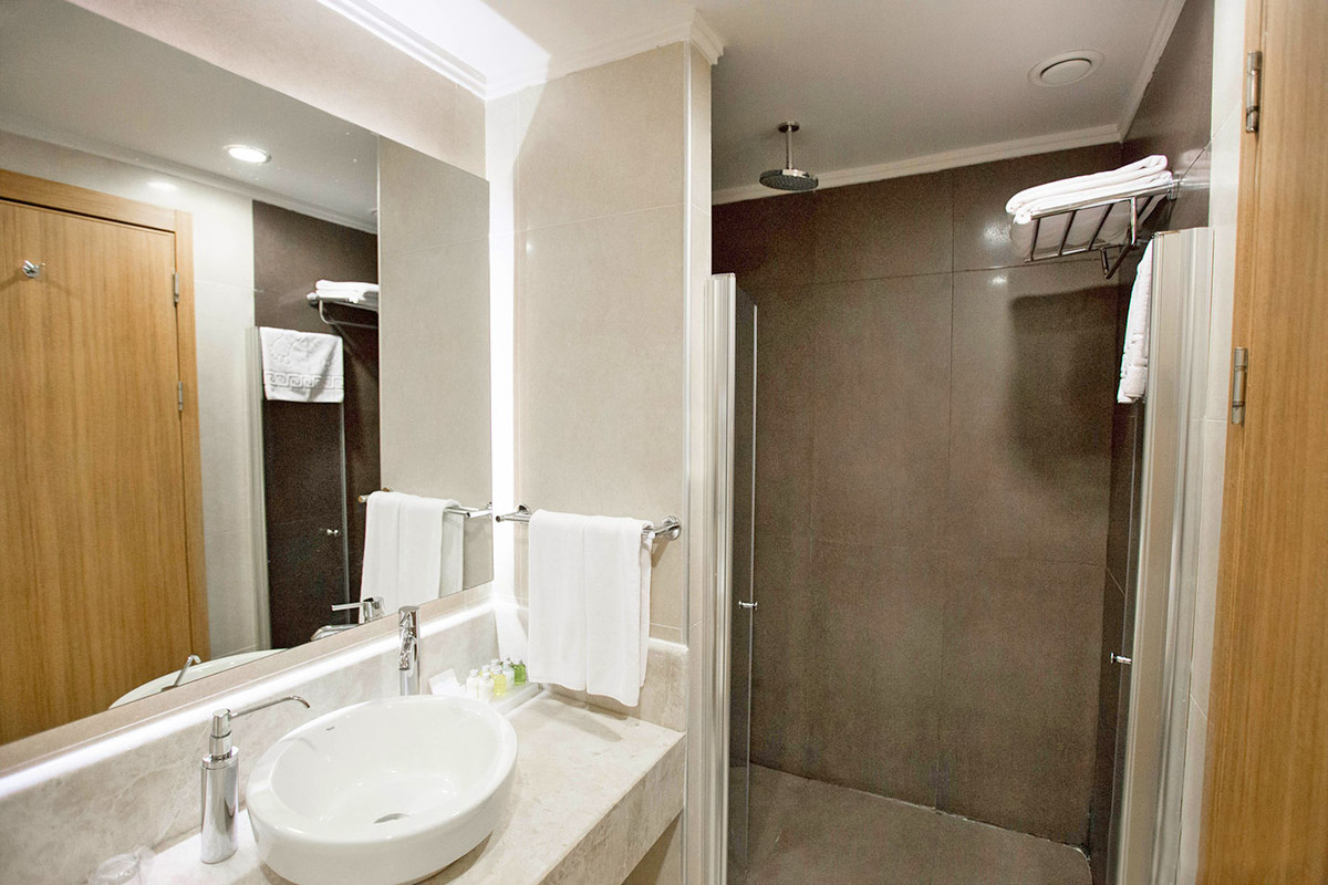 cheap resort hotels to Spend holiday with family