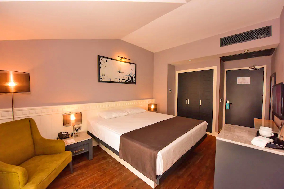 cheap resort hotels to Spend holiday with family