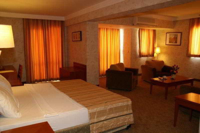 cheap resort hotels to Spend holiday with family