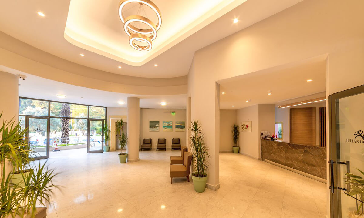 cheap resort hotels to Spend holiday with family