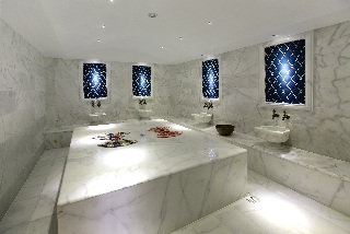 cheap resort hotels to Spend holiday with family