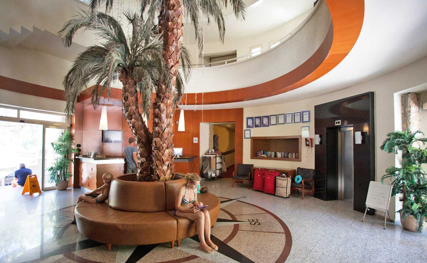 cheap resort hotels to Spend holiday with family