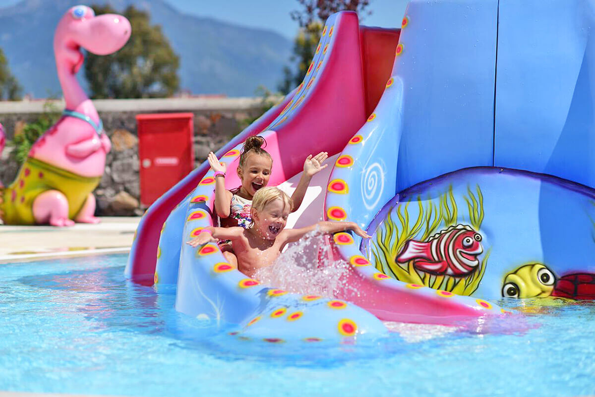 cheap resort hotels to Spend holiday with family