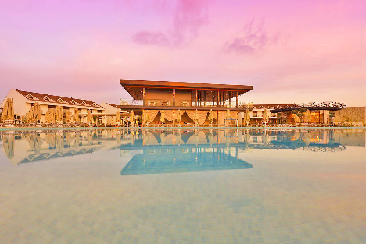 cheap resort hotels to Spend holiday with family