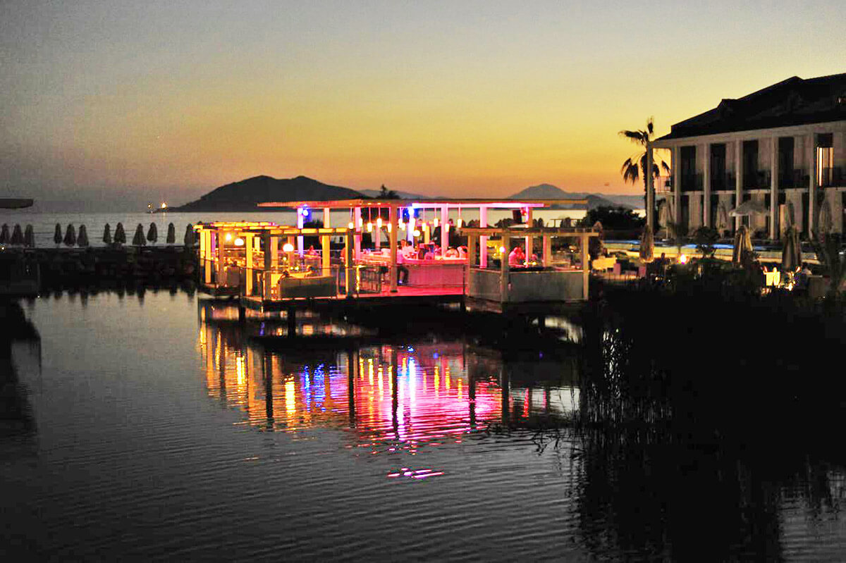 cheap resort hotels to Spend holiday with family