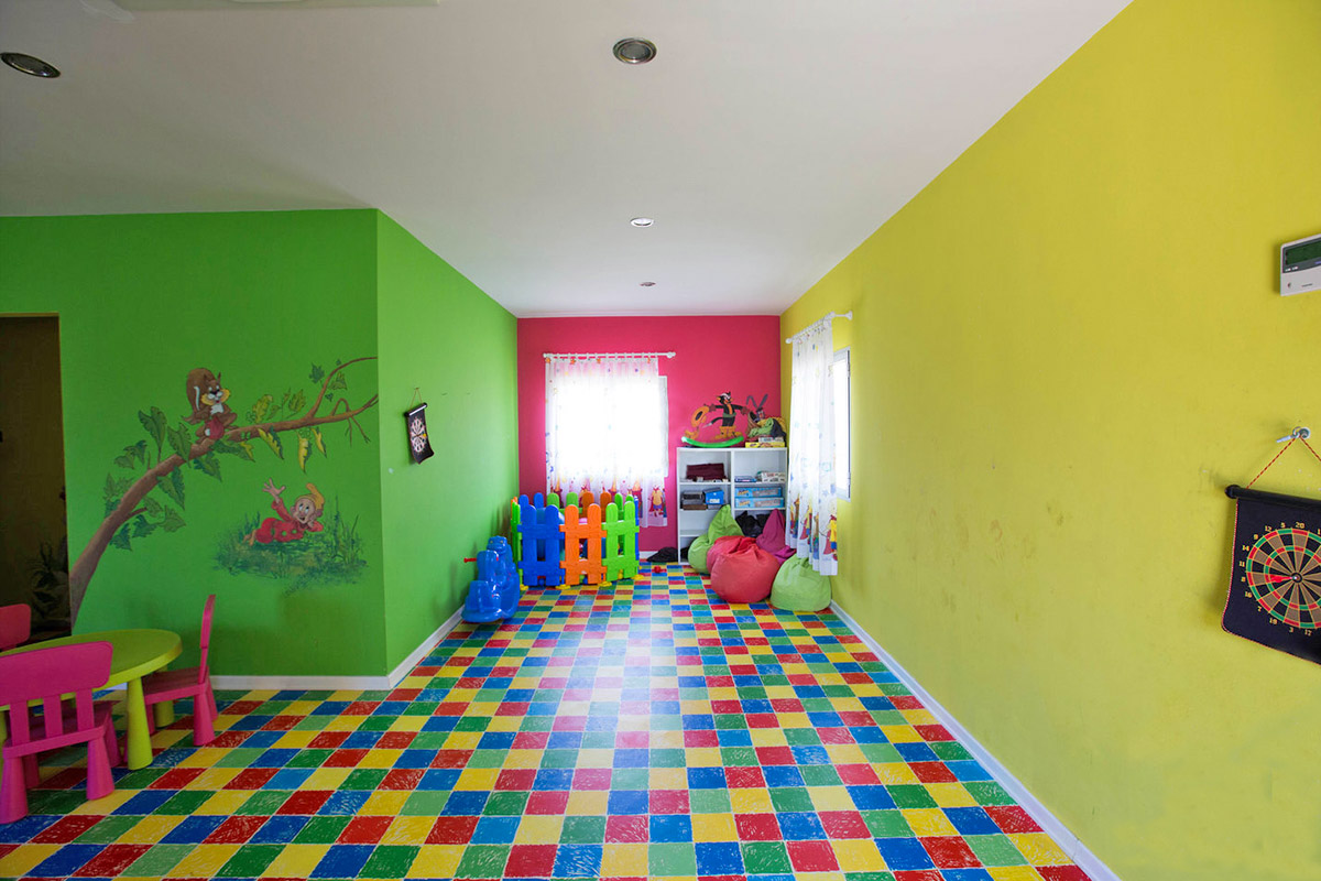 cheap resort hotels to Spend holiday with family