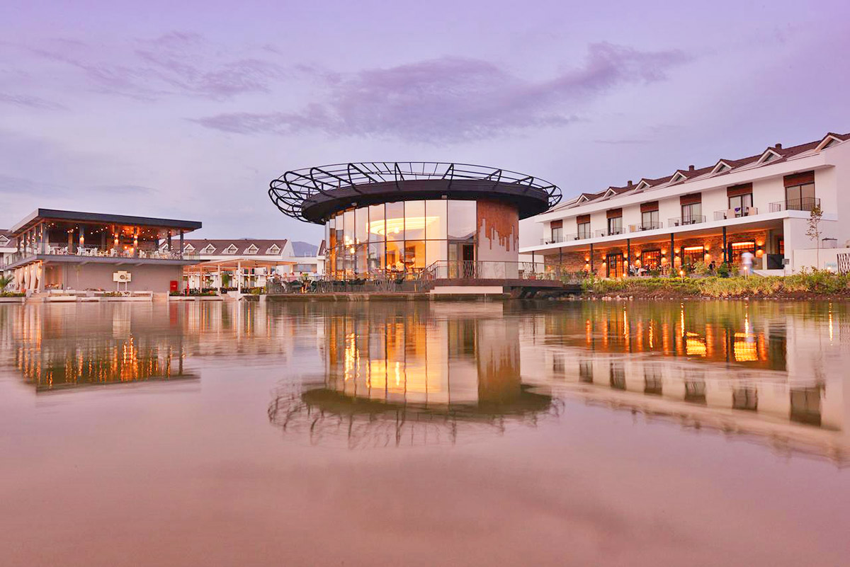 cheap resort hotels to Spend holiday with family