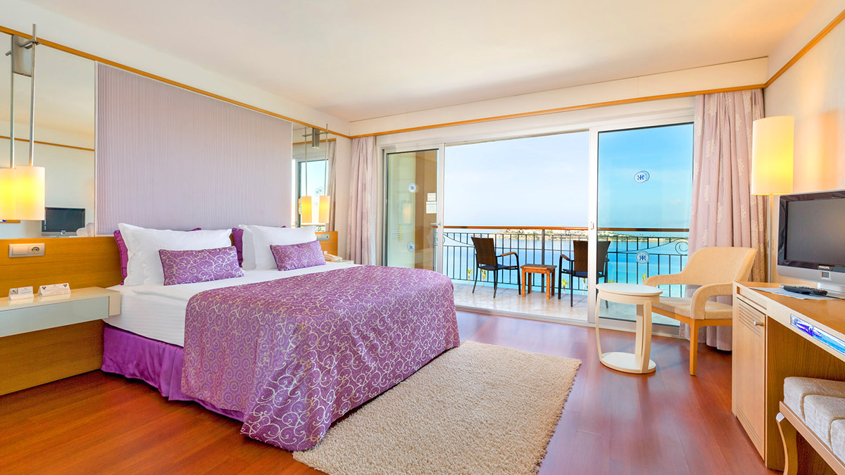 cheap resort hotels to Spend holiday with family