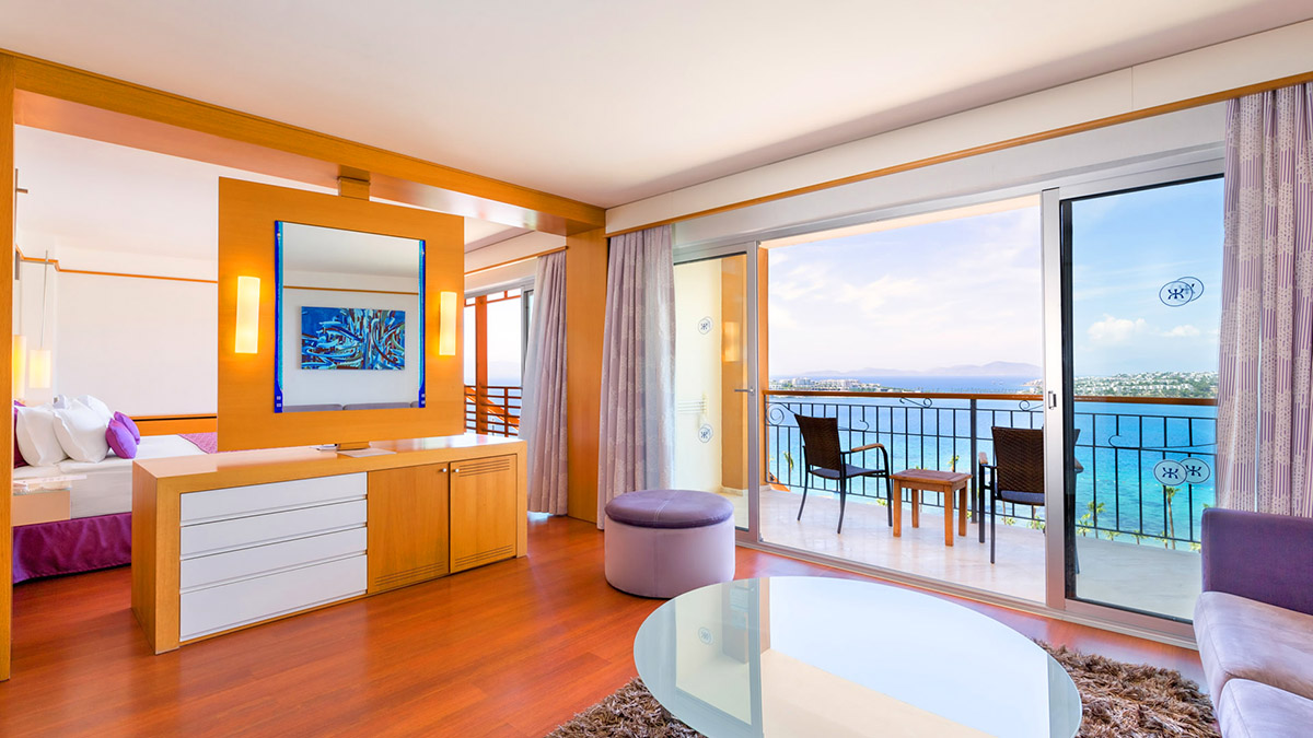 cheap resort hotels to Spend holiday with family