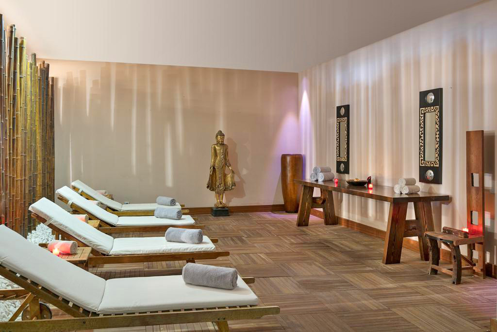 cheap resort hotels to Spend holiday with family