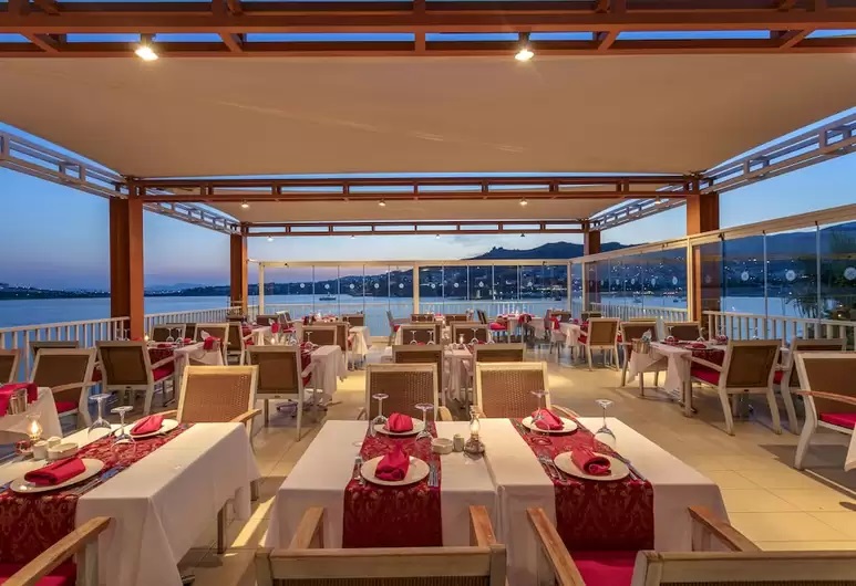 cheap resort hotels to Spend holiday with family