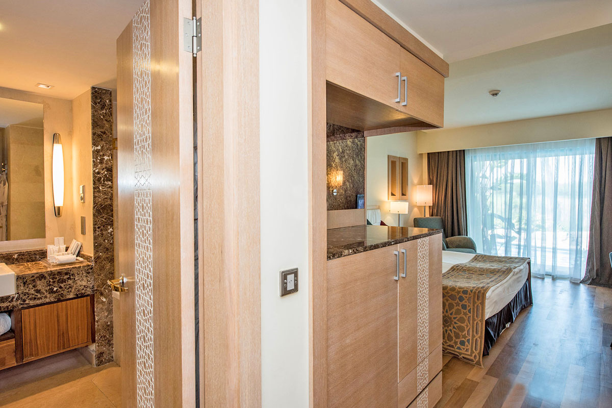 cheap resort hotels to Spend holiday with family